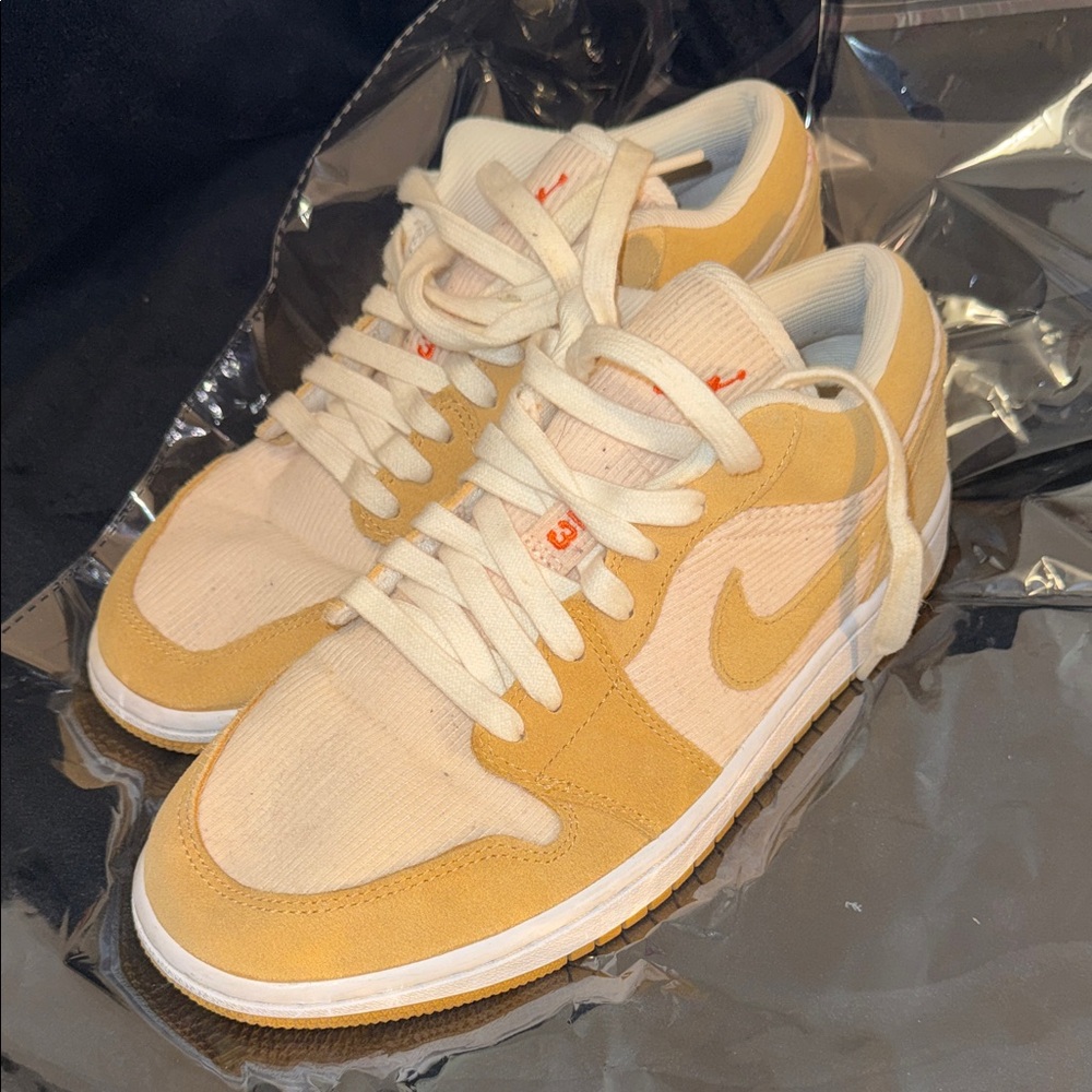 Nike Women's Sneakers in Yellow and White